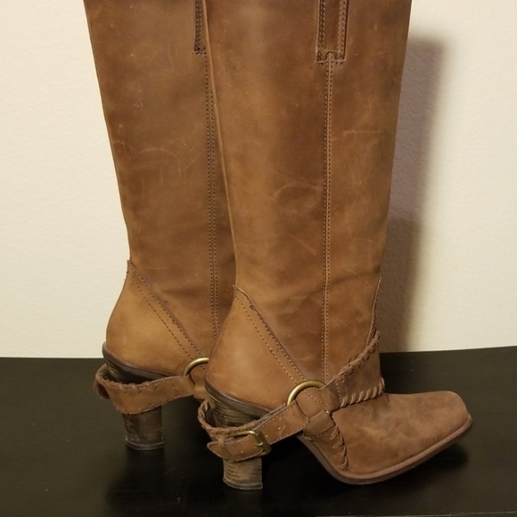 Steve Madden Stylish Western Boots - Picture 2 of 7